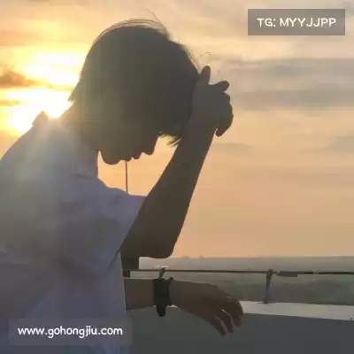 董静娇